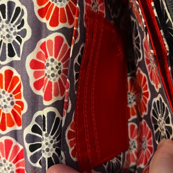 VERA BRADLEY CHERRY BLOSSOMS YOUR TURN  SMART PHONE WRISTLET LOCK WALLET. FLAW. - Picture 5 of 8